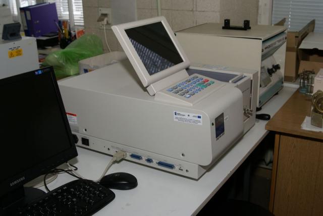 Spektrofotometr dwuwiązkowy